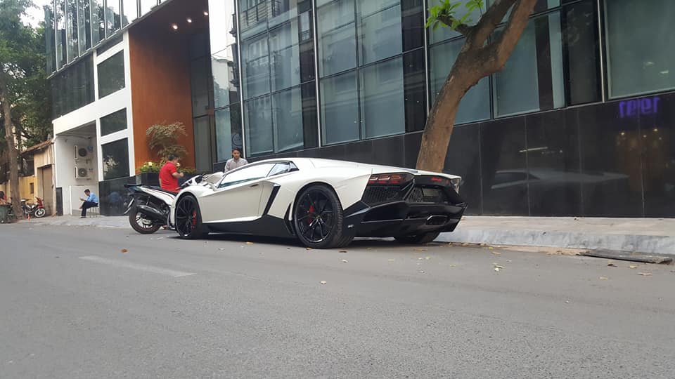 Lamborghini Aventador độ body kit LP720-4 50º Anniversario tái xuất tại Hà Nội