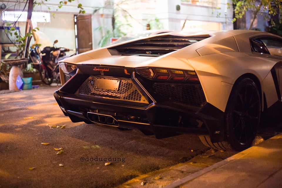 Lamborghini Aventador độ body kit LP720-4 50º Anniversario tái xuất tại Hà Nội