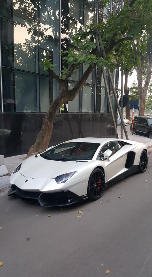 Lamborghini Aventador độ body kit LP720-4 50º Anniversario tái xuất tại Hà Nội