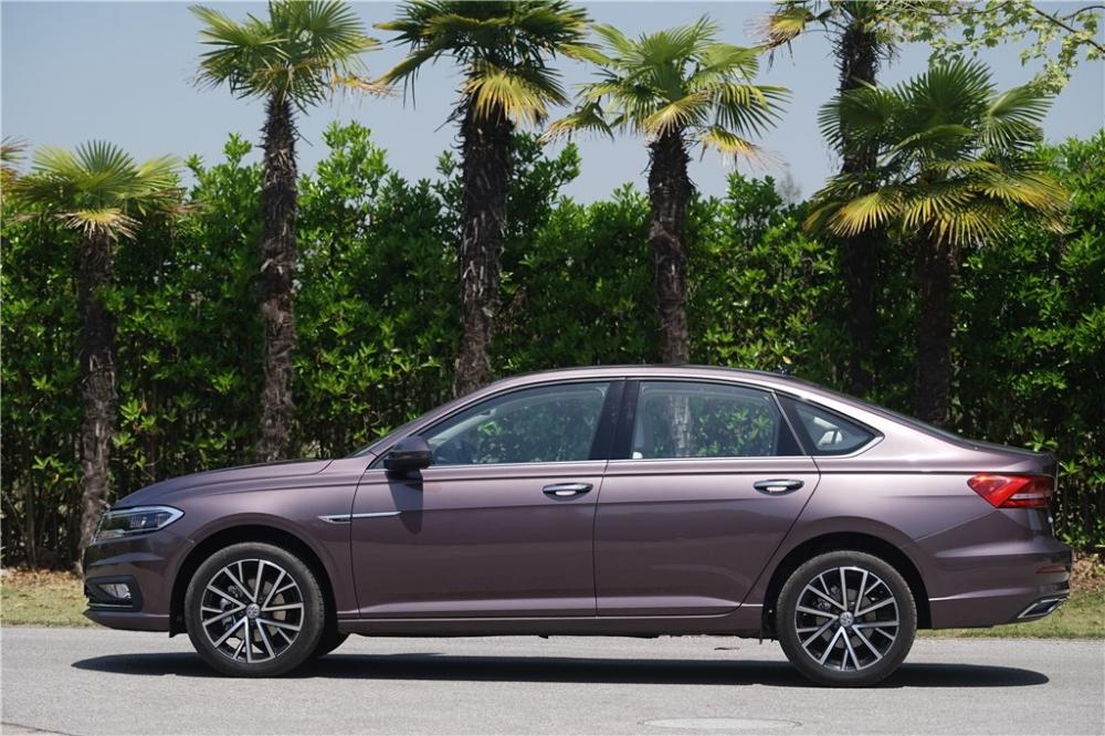 volkswagen-lavida-plus-2018