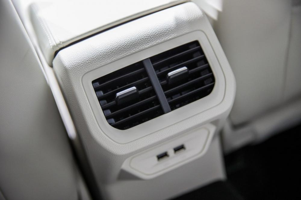 volkswagen-lavida-plus-2018