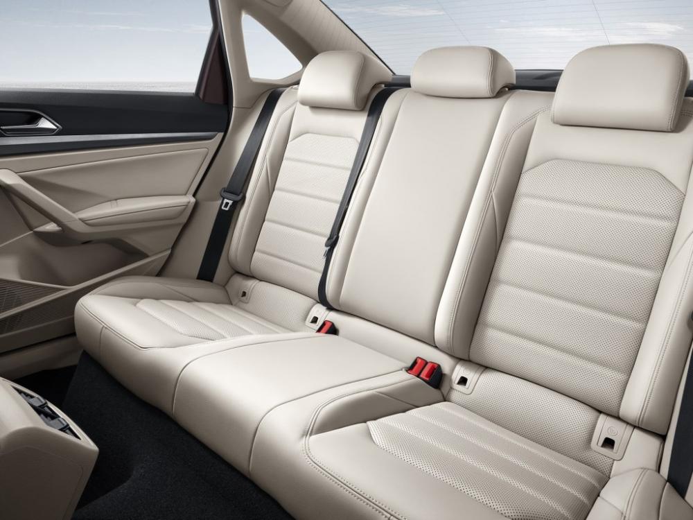 volkswagen-lavida-plus-2018