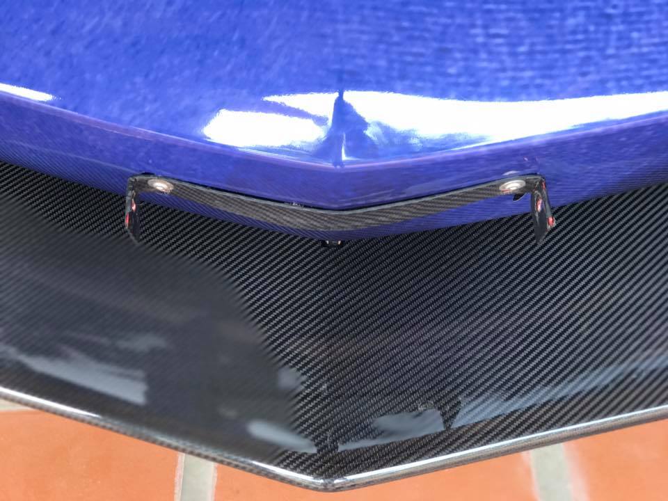 ngat-ngay-voi-bo-ao-sieu-xe-lamborghini-aventador-do-khung-cua-nguoi-viet-sinh-song-tai-lao