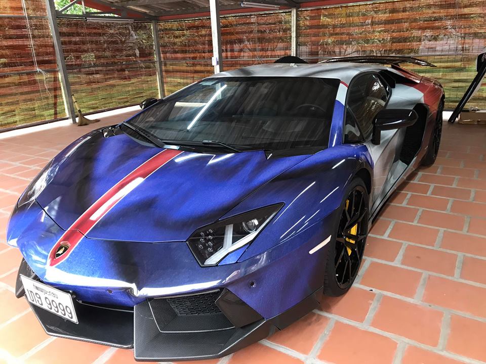 ngat-ngay-voi-bo-ao-sieu-xe-lamborghini-aventador-do-khung-cua-nguoi-viet-sinh-song-tai-lao
