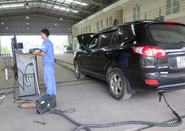 Từ chối đăng kiểm vì bản sao giấy đăng ký xe không có chứng thực