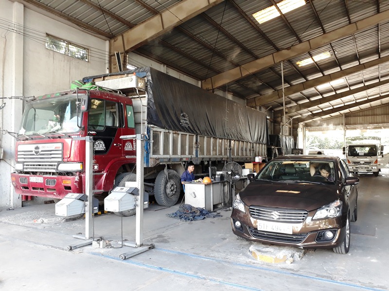 Từ chối đăng kiểm vì bản sao giấy đăng ký xe không có chứng thực