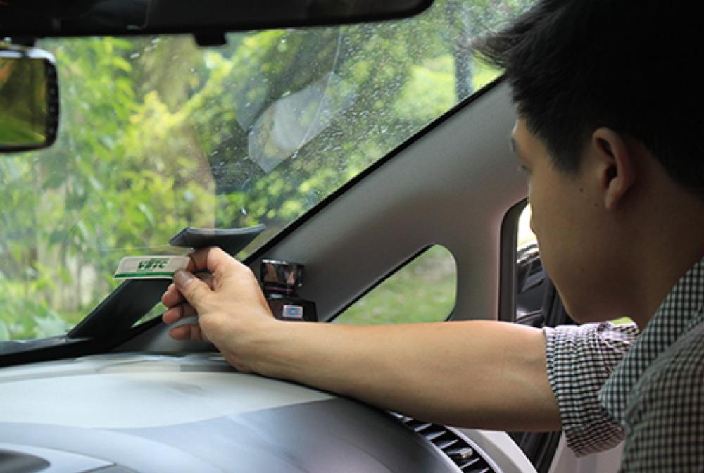 Dán thẻ thu phí tự động: Sẽ thực hiện cưỡng chế trên 3 triệu ô tô còn lại Dán thẻ thu phí tự động: Sẽ thực hiện cưỡng chế trên 3 triệu ô tô còn lại