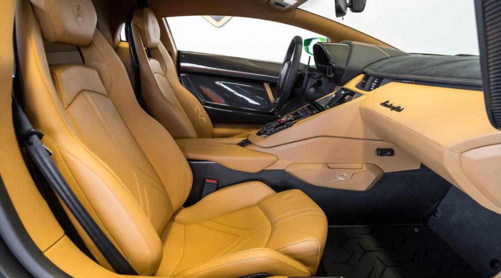 lamborghini-aventador-sv-voi-mau-son-lay-cam-hung-tu-chiec-miura-sv lamborghini-aventador-sv-voi-mau-son-lay-cam-hung-tu-chiec-miura-sv