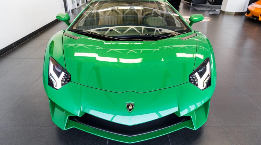 lamborghini-aventador-sv-voi-mau-son-lay-cam-hung-tu-chiec-miura-sv lamborghini-aventador-sv-voi-mau-son-lay-cam-hung-tu-chiec-miura-sv