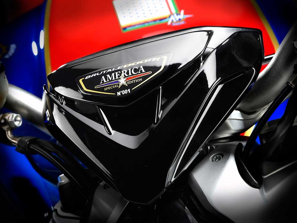 MV Agusta Brutale 800 RR 2018 ra mắt bản đặc biệt đậm chất Mỹ MV Agusta Brutale 800 RR 2018 ra mắt bản đặc biệt đậm chất Mỹ