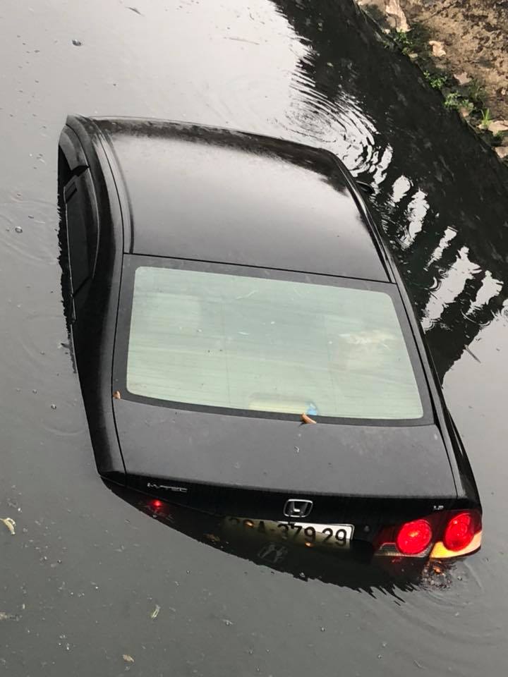 honda-civic-lao-xuong-muong