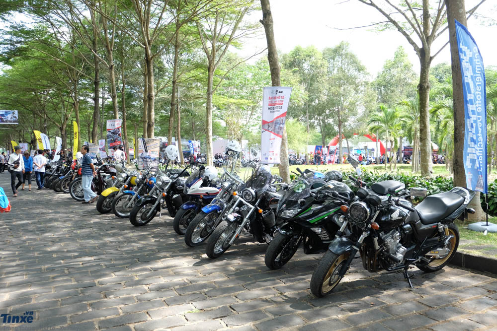 cuong-dola-dem-cap-doi-sieu-xe-khung-trung-bay-tai-dai-hoi-mo-to-o-dong-nai cuong-dola-dem-cap-doi-sieu-xe-khung-trung-bay-tai-dai-hoi-mo-to-o-dong-nai