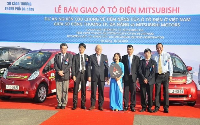 Đà Nẵng nhận 4 ô tô điện cho dự án hợp tác cùng Mitsubishi