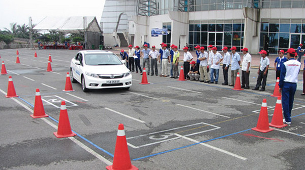 Đề thi sát hạch lái xe sẽ lên đến 500 câu hỏi