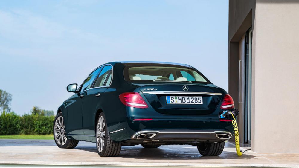 Mercedes-Benz-E350e