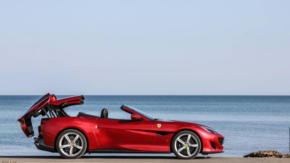 20-chiec-ferrari-portofino-thuc-hien-man-vong-quanh-60-thanh-pho-chau-au