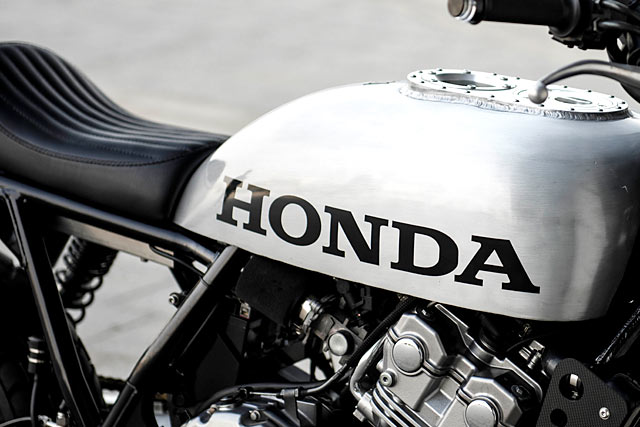Honda CB400SF 15 tuổi lột xác với phong cách tracker tại Sài Gòn  Xe độ