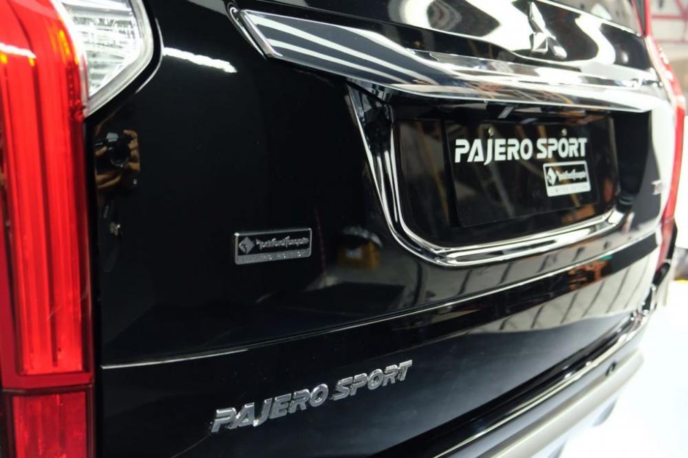 Mitsubishi-Pajero-Sport-Rockford-Fosgate-2018