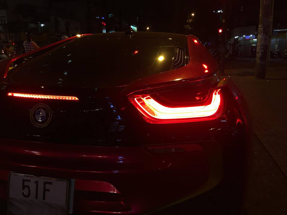 Lúc mới về nước, BMW i8 có giá bán cao nhất hơn 8 tỷ Đồng