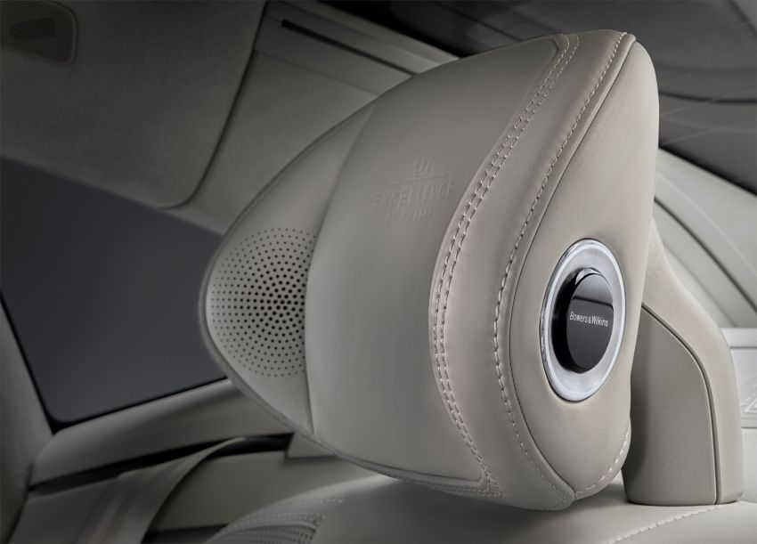Loa treble ở tựa đầu ghế của Volvo S90 Ambience Concept