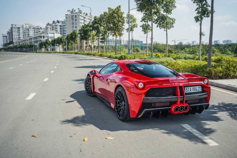 ferrari-458-italia-do-misha-designs-doc-nhat-viet-nam-khoe-dang-tren-duong-pho-sai-thanh