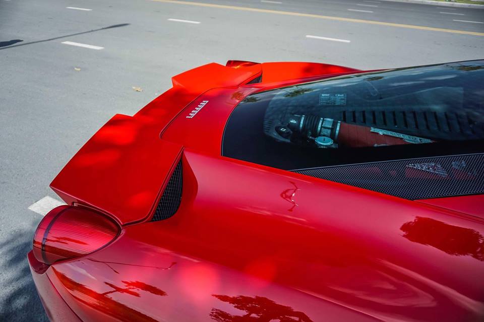 ferrari-458-italia-do-misha-designs-doc-nhat-viet-nam-khoe-dang-tren-duong-pho-sai-thanh