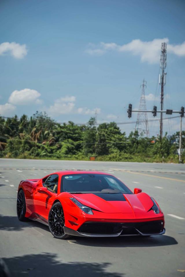 ferrari-458-italia-do-misha-designs-doc-nhat-viet-nam-khoe-dang-tren-duong-pho-sai-thanh