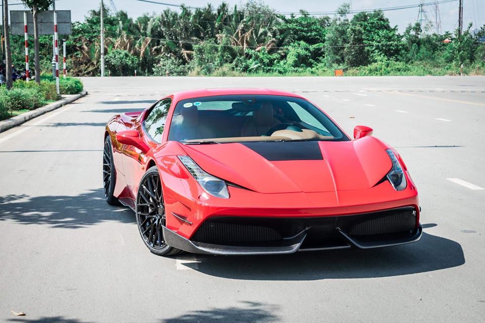 ferrari-458-italia-do-misha-designs-doc-nhat-viet-nam-khoe-dang-tren-duong-pho-sai-thanh