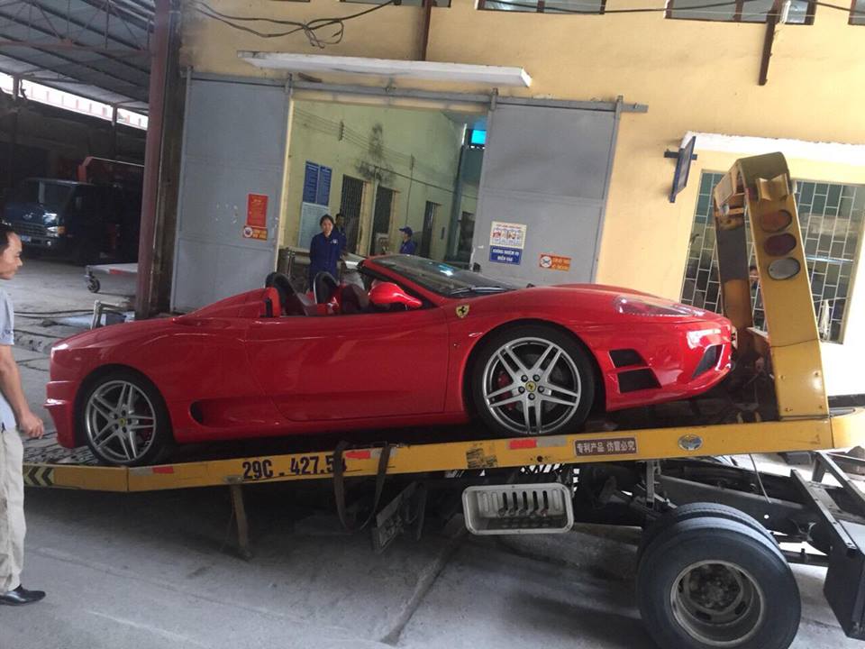 sieu-xe-mui-tran-ferrari-360-spider-chuan-bi-nam-tien