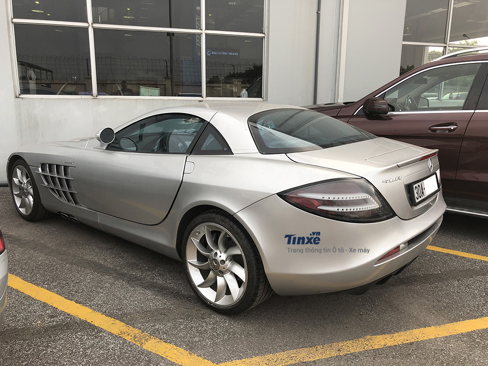 siêu xe Mercedes-Benz SLR McLaren vẫn khiến nhiều người phải ngắm nhìn đầy mê hoặc siêu xe Mercedes-Benz SLR McLaren vẫn khiến nhiều người phải ngắm nhìn đầy mê hoặc