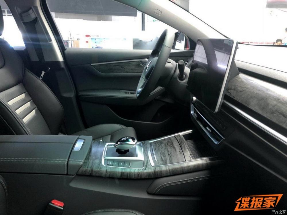 Nội thất đơn giản của BYD Qin Pro. Hình ảnh chụp từ Triển lãm ô tô Bắc Kinh 2018