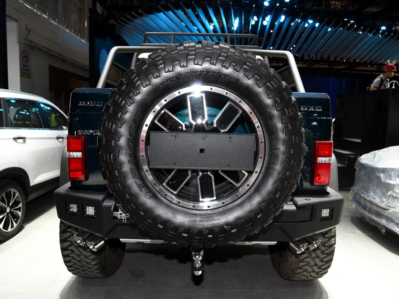 Lốp dự phòng của Beijing Auto BJ80 6x6 Lốp dự phòng của Beijing Auto BJ80 6x6