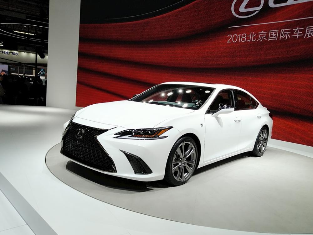 Lexus ES 2019 ra mắt tại triển lãm ô tô Bắc Kinh 2018 Lexus ES 2019 ra mắt tại triển lãm ô tô Bắc Kinh 2018