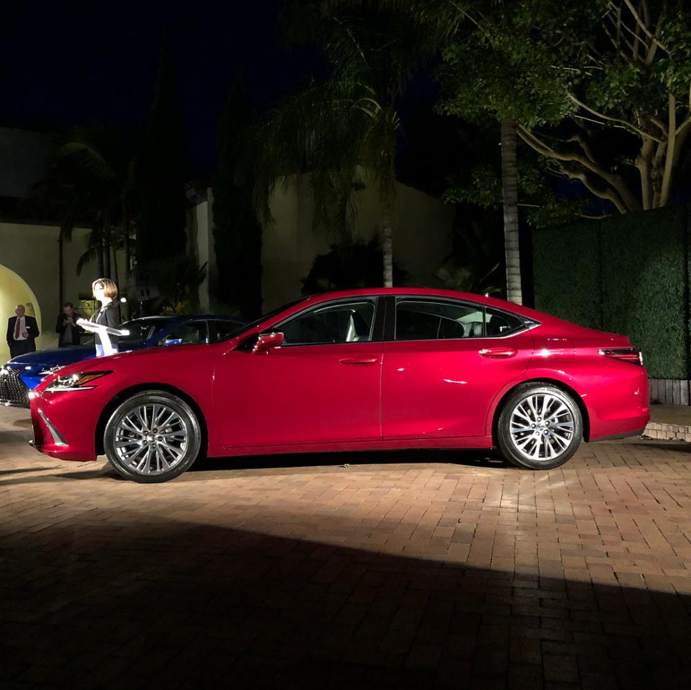 Lexus ES 2019 dài, rộng và nhẹ hơn trước Lexus ES 2019 dài, rộng và nhẹ hơn trước