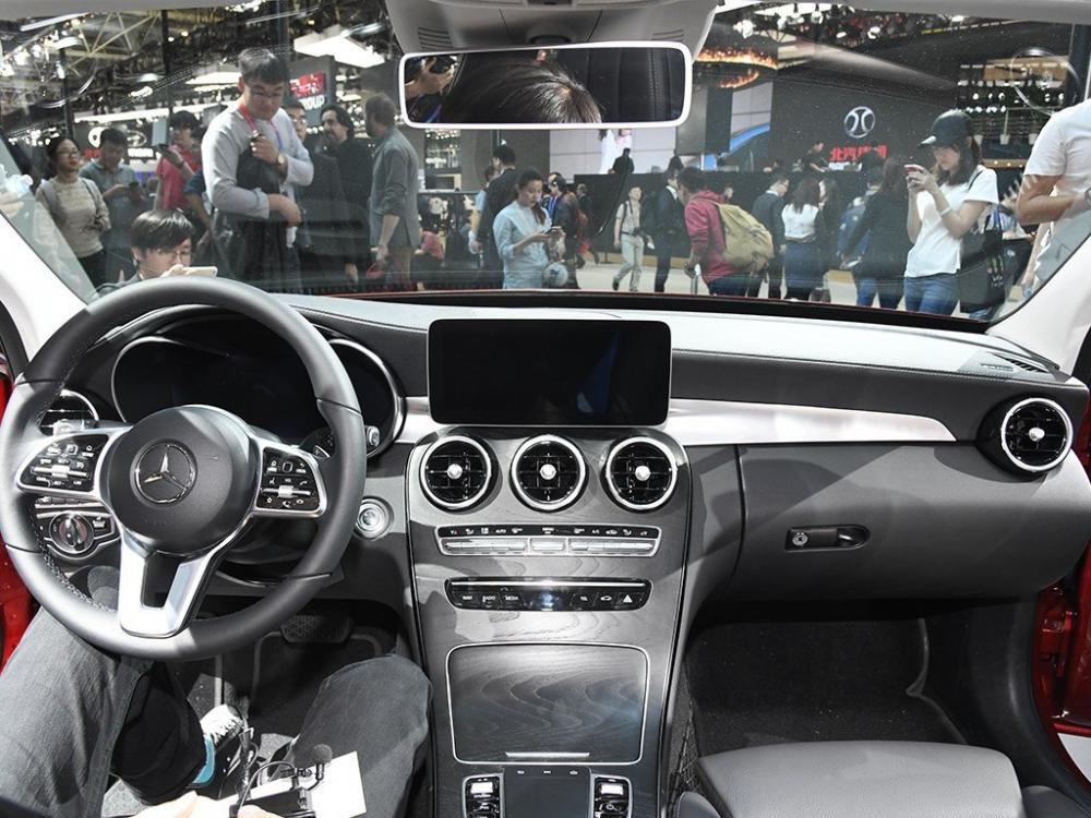 Nội thất của Mercedes-Benz C-Class L 2018