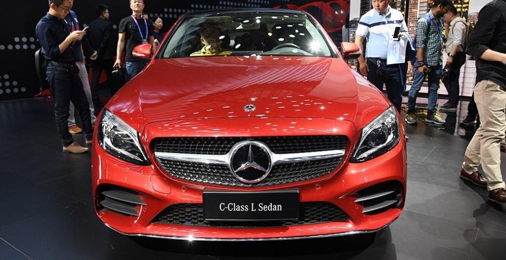 Mercedes-Benz C-Class L 2018 là xe mild hybrid