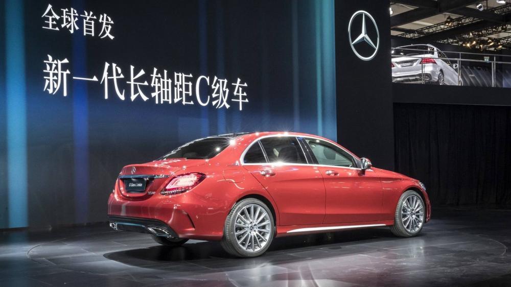 Mercedes-Benz C-Class L 2018 là bản kéo dài của C-Class