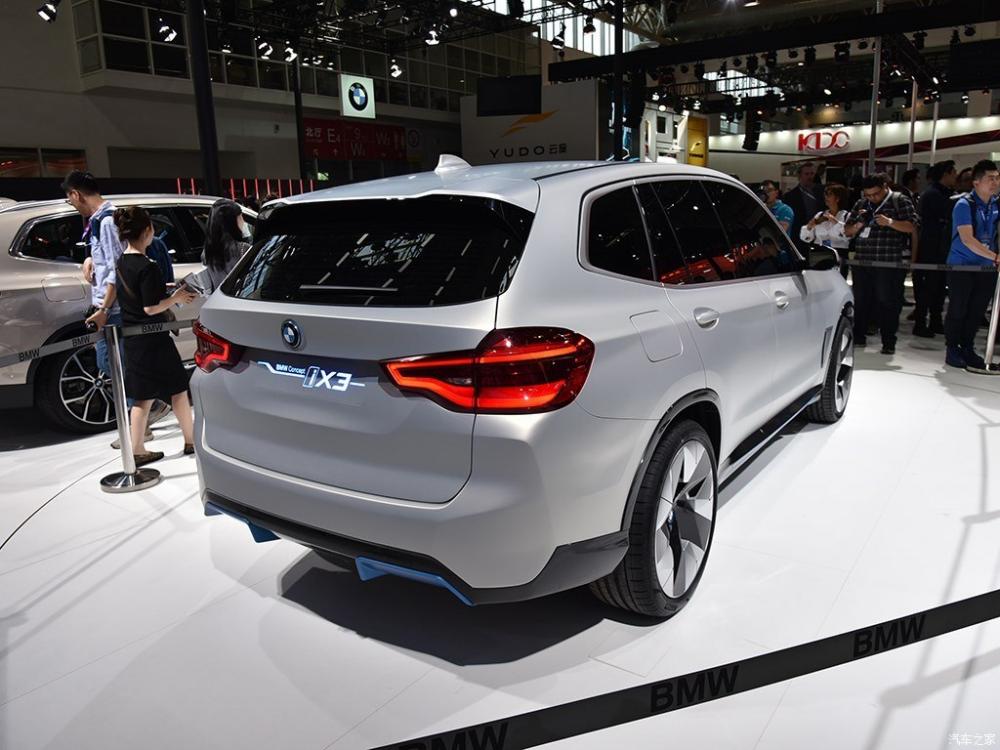 Bộ khuếch tán gió sau của BMW Concept iX3 Bộ khuếch tán gió sau của BMW Concept iX3