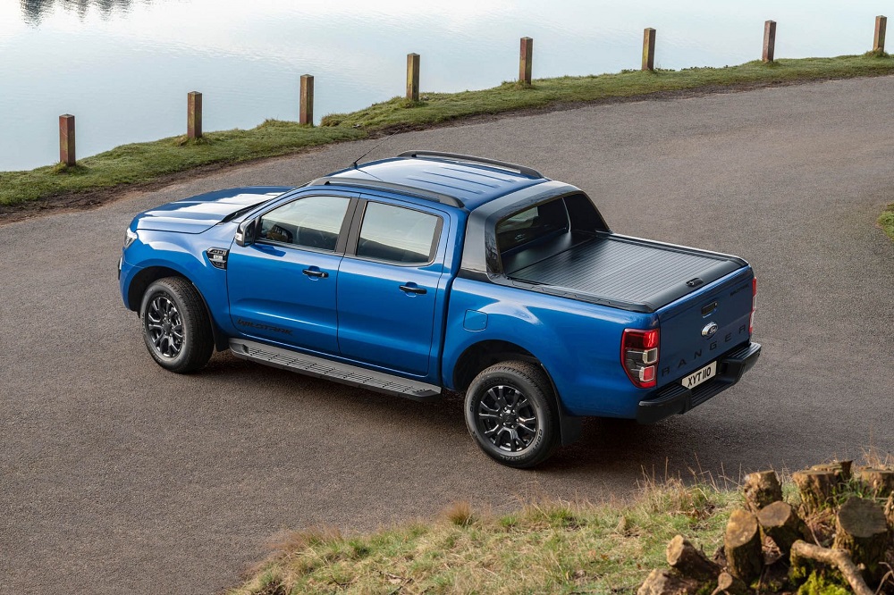 Nắp thùng sau màu đen của Ford Ranger Wildtrak X