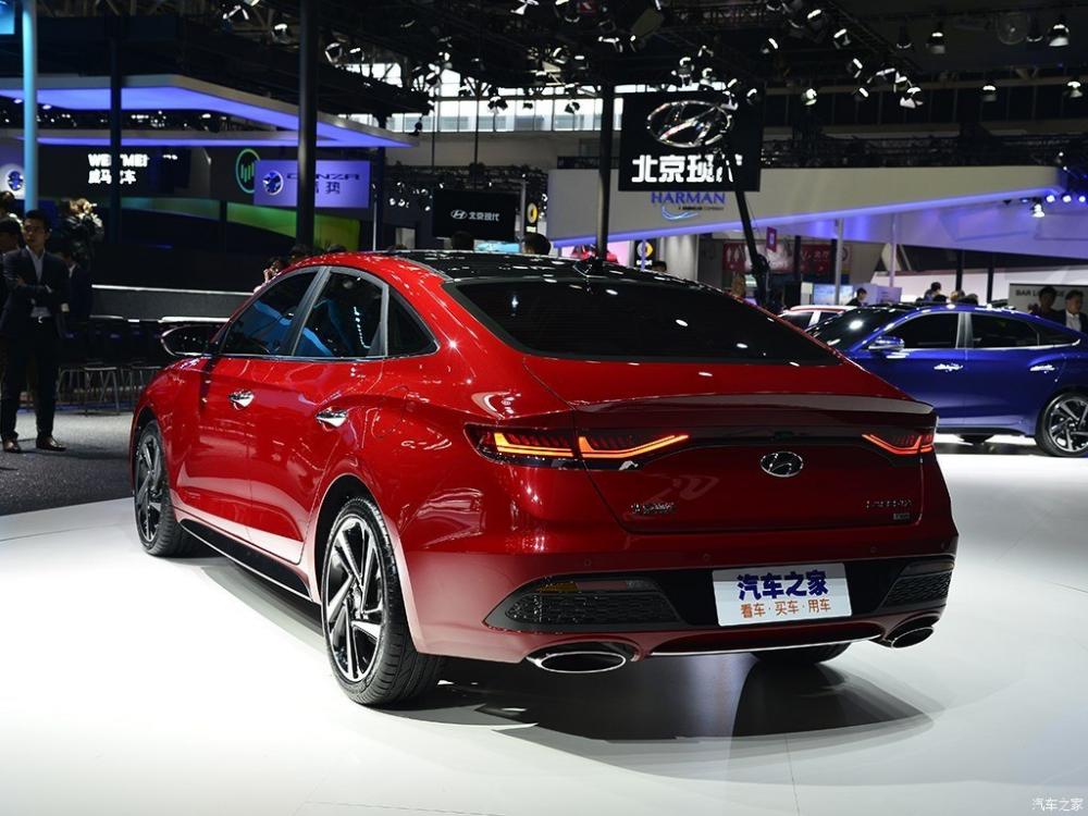 Thiết kế đuôi xe của Hyundai Lafesta 2019 Thiết kế đuôi xe của Hyundai Lafesta 2019