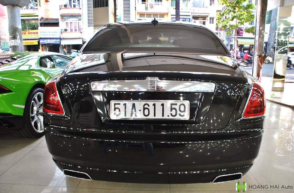 Rolls-Royce Ghost được Đặng Lê Nguyên Vũ bán lại cho công ty nhập khẩu tư nhân quận 5 được sản xuất từ năm 2010 Rolls-Royce Ghost được Đặng Lê Nguyên Vũ bán lại cho công ty nhập khẩu tư nhân quận 5 được sản xuất từ năm 2010