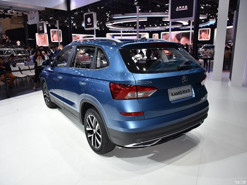 và phía sau của Skoda Kamiq và phía sau của Skoda Kamiq