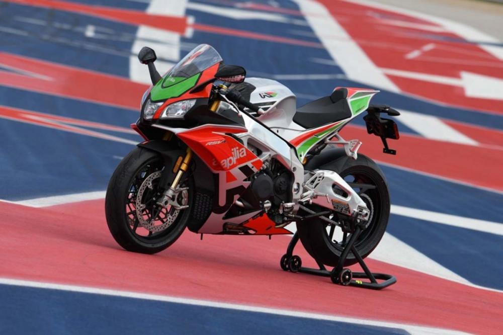 Phiên bản giới hạn Aprilia RSV4 RF LE