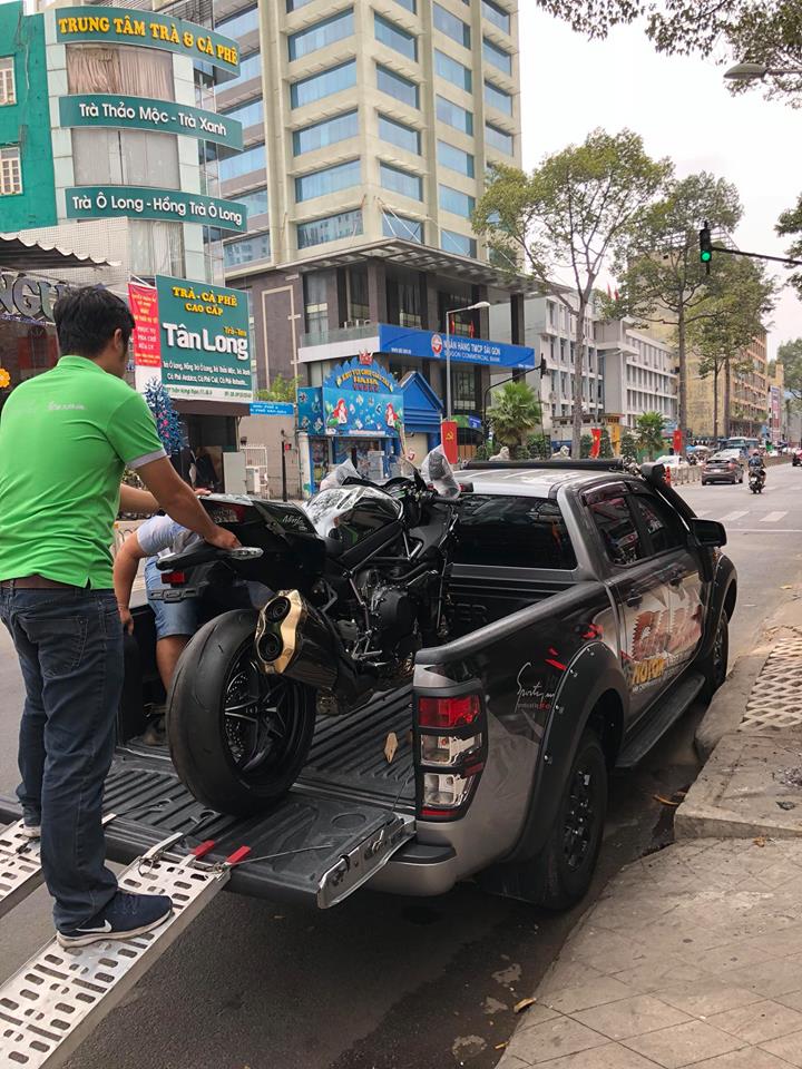 Kawasaki Ninja H2 2018 theo chủ về nhà Kawasaki Ninja H2 2018 theo chủ về nhà