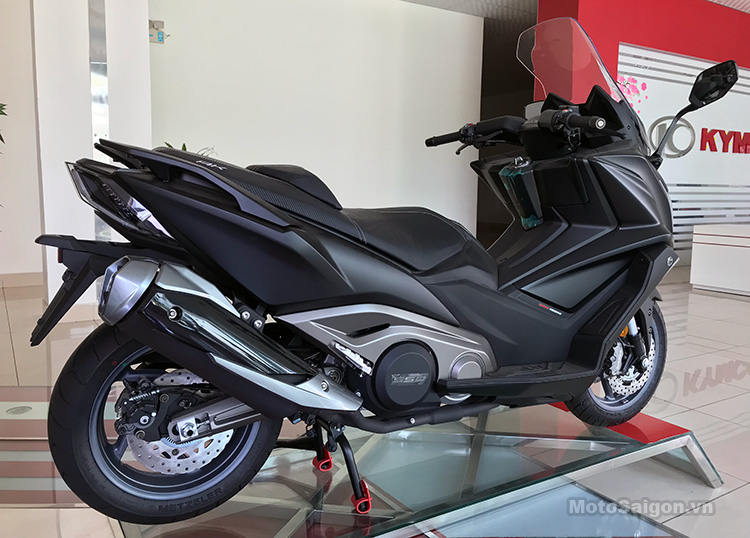 Mẫu xe Kymco AK550 với thiết kế hầm hố