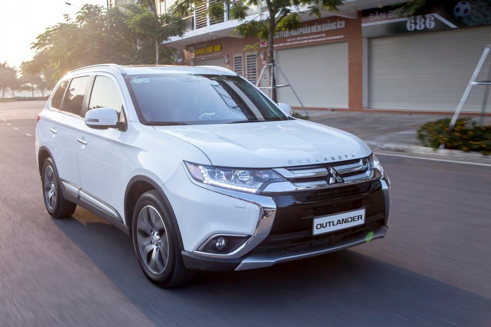 Mitsubishi Outlander lắp ráp nội địa có thiết kế không đổi so với phiên bản nhập khẩu Mitsubishi Outlander lắp ráp nội địa có thiết kế không đổi so với phiên bản nhập khẩu