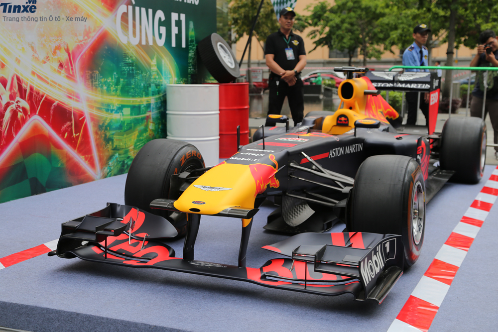 Chiều nay tay đua huyền thoại David Coulthard sẽ trình diễn xe đua F1 tại Sài thành Chiều nay tay đua huyền thoại David Coulthard sẽ trình diễn xe đua F1 tại Sài thành