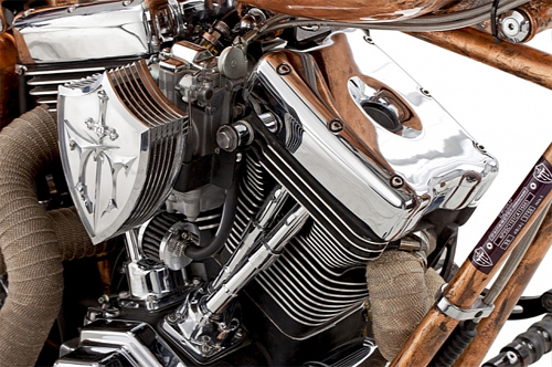 Lọc gió của bộ máy được thiết kế theo hình chiếc khiên