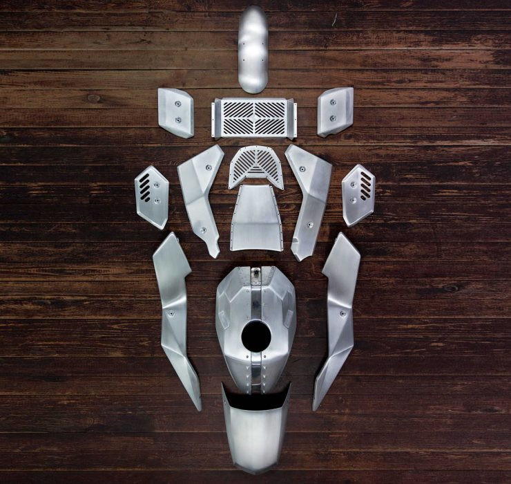 Bộ Body kit của Bunker Custom Janus bao gồm 18 mảnh vỏ được đúc gọt bằng nhôm nguyên khối