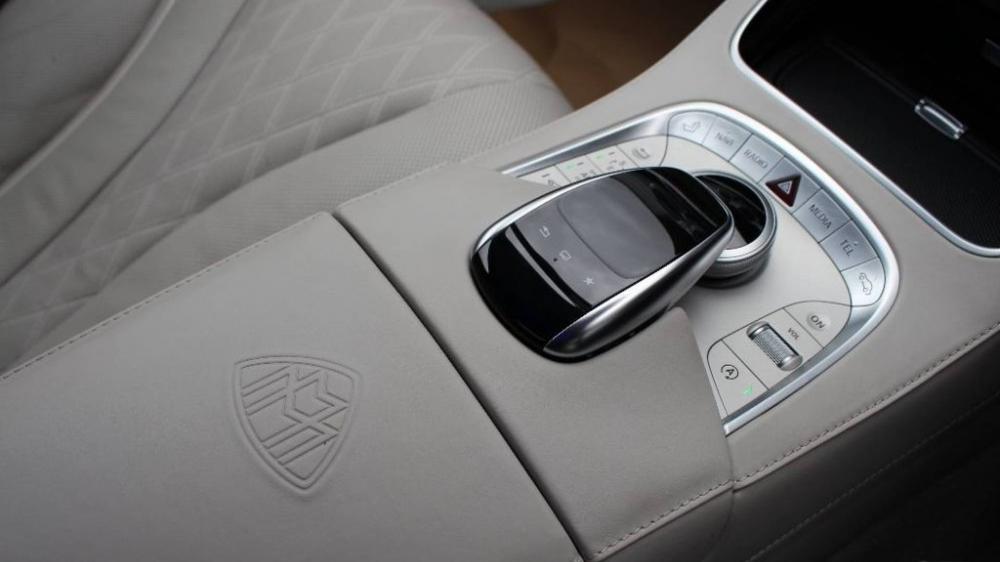Mercedes-Maybach S600 dùng động cơ V12
